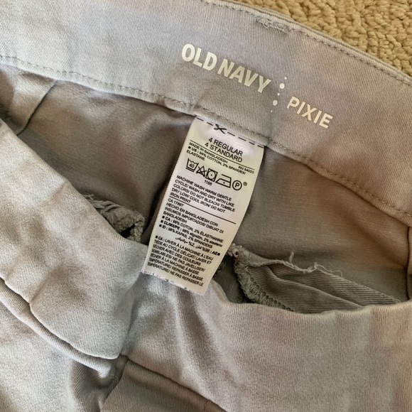 Maternity • Old Navy • Pixie - Picture 3 of 3